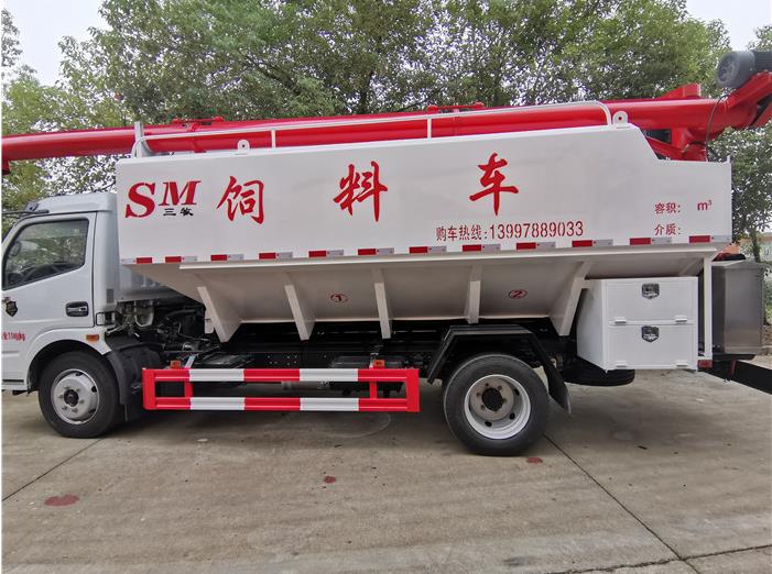 散裝飼料運(yùn)輸車(chē)備受客戶(hù)喜愛(ài)的原因？
