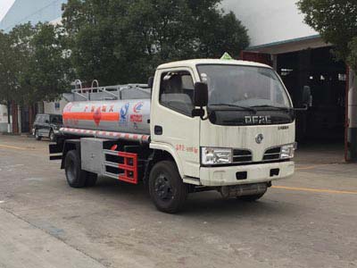 2.5方東風(fēng)小多利卡加油車(chē)
