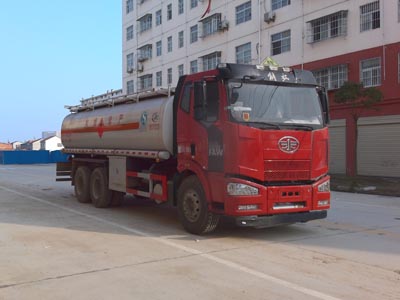 解放后八輪23方運(yùn)油車(chē)
